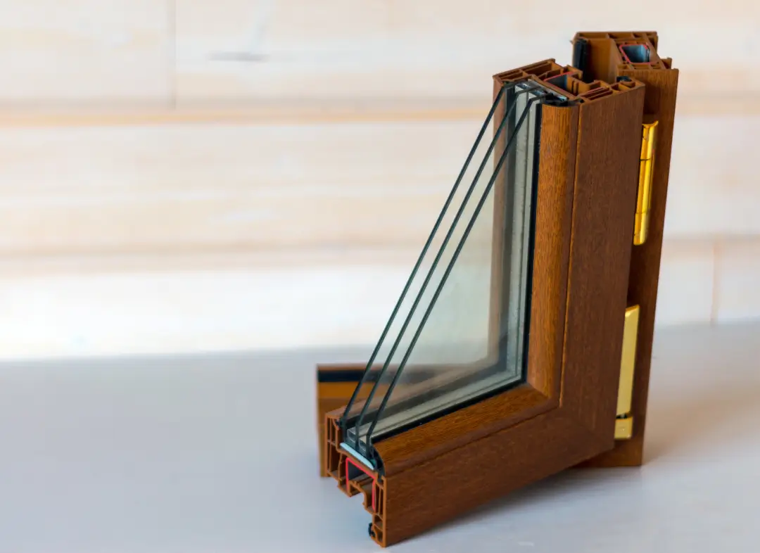 Installation de fenêtre en bois sur mesure La Tremblade